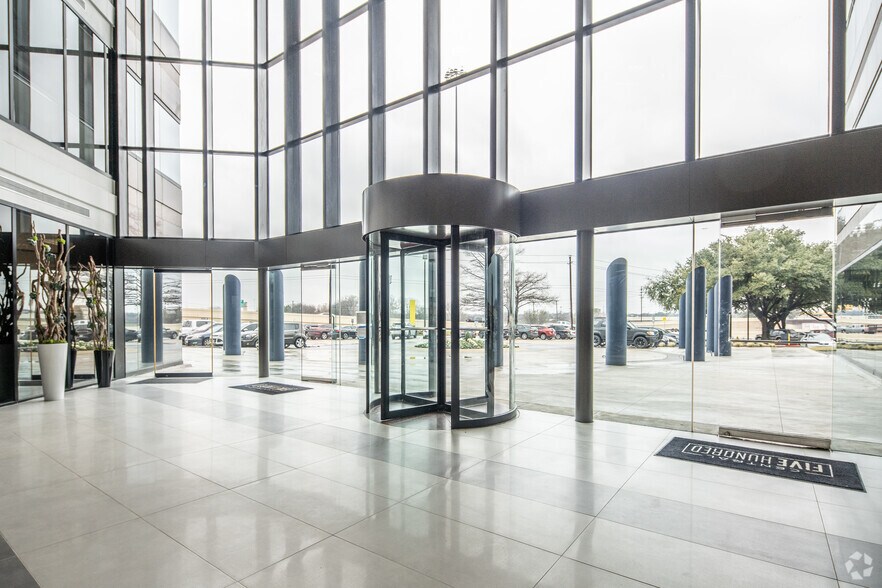 More Photos Of 500 N Central Expy, Plano Coworking Space