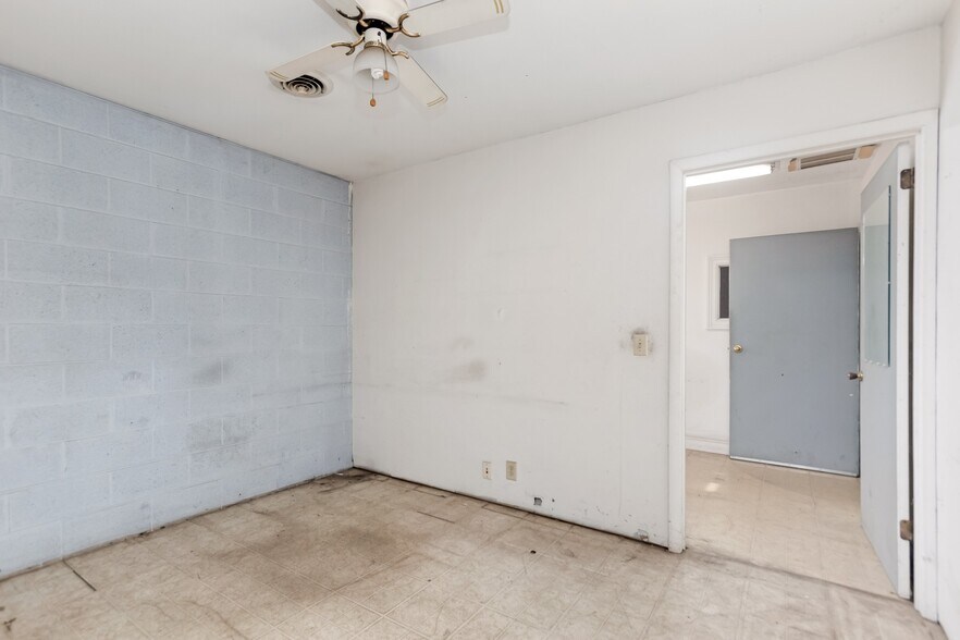 More Photos Of 1024-1026 3rd Ave S, Nashville Warehouse For Sale