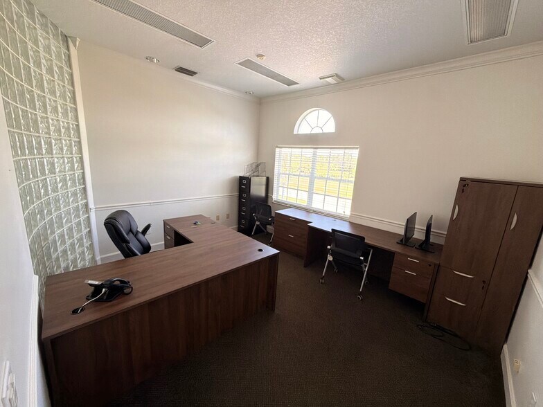More Photos Of 1001 State Route 590, Oldsmar Warehouse For Lease