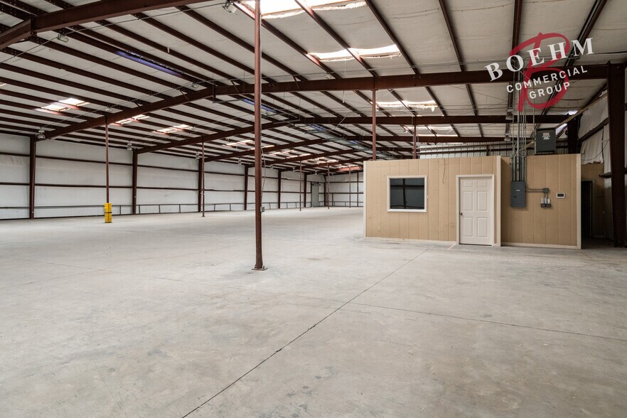 More Photos Of 995 Industrial Blvd, Del Rio Distribution For Sale