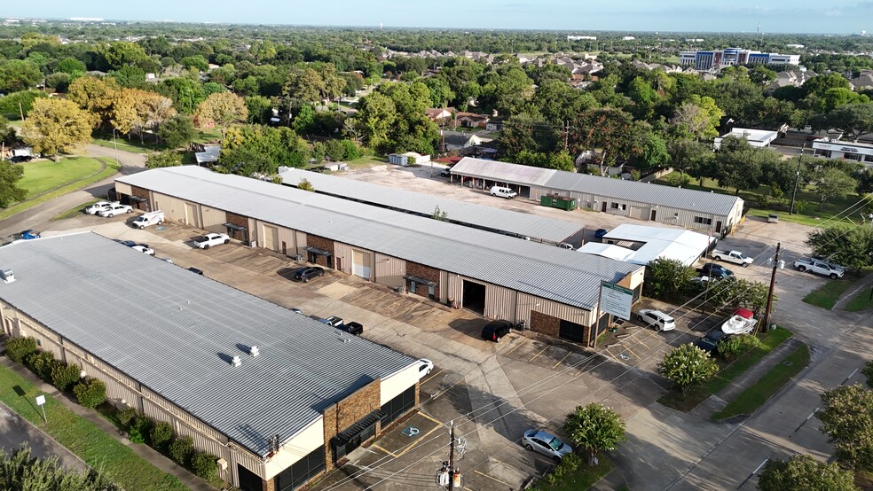 Primary Photo Of 1723 Eldridge Rd, Sugar Land Service For Lease