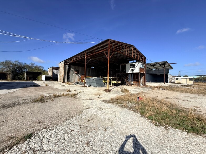 More Photos Of 4403 Business Ln, Plant City Land For Lease