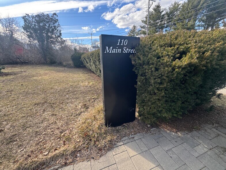 More Photos Of 110 Main St, Kingston Office For Sale