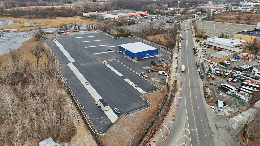 More Photos Of 2577 Forest Ave, Staten Island Truck Terminal For Lease