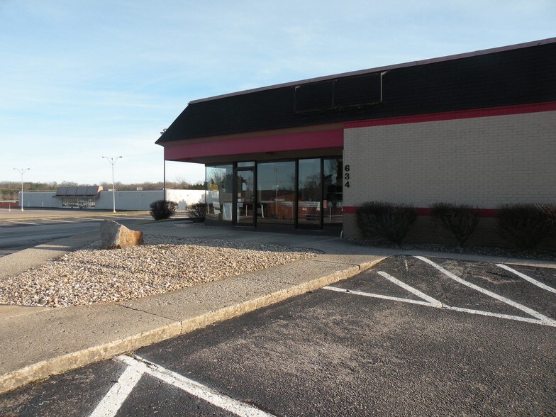 More Photos Of 634 Knox Blvd, Radcliff Restaurant For Sale