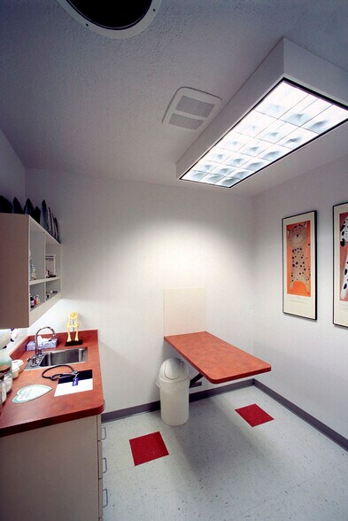 More Photos Of 2257 US Route 22 & 3 Rt, Maineville Veterinarian Kennel For Sale