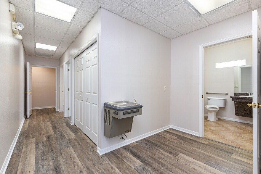 More Photos Of 10820 Sheldon Rd, Tampa Office For Sale