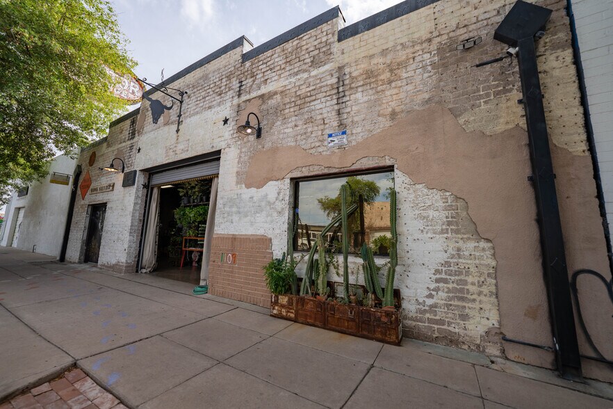 More Photos Of 1109 Grand Ave, Phoenix Storefront For Sale