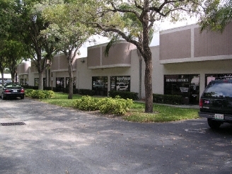 Primary Photo Of 214 S Military Trl, Deerfield Beach Warehouse For Lease