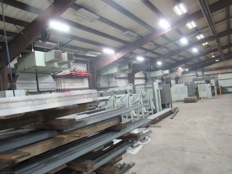 More Photos Of 13391 E Fm 1097 Rd, Willis Manufacturing For Sale