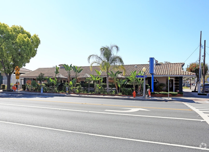 More Photos Of 528 W Chapman Ave, Orange Freestanding For Sale