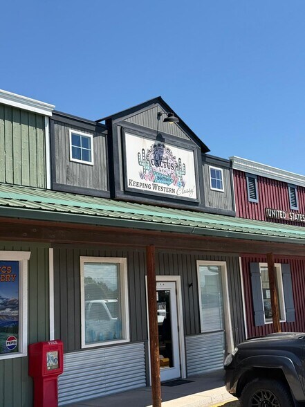 More Photos Of 16600-16640 Beckwith St, Frenchtown Storefront Retail Residential For Lease