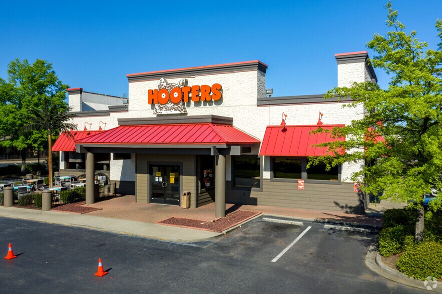 Primary Photo Of 9807 South Blvd, Charlotte Restaurant For Sale