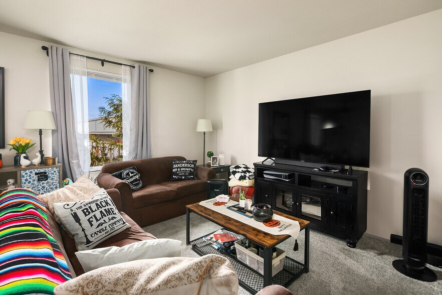 More Photos Of 11424 A St S, Tacoma Apartments For Sale