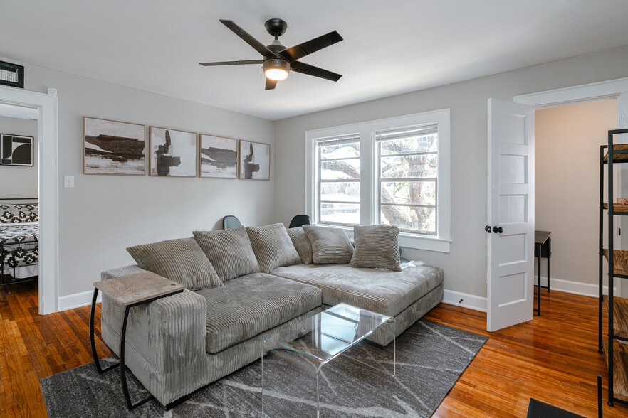 More Photos Of 1300 Illinois St, Mobile Multifamily For Sale