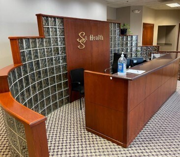 More Photos Of 1385 Kemper Meadow Dr, Forest Park Manufacturing For Sale