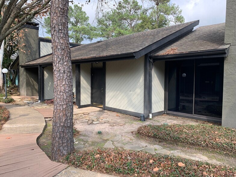 More Photos Of 14339 Torrey Chase Blvd, Houston Office For Sale