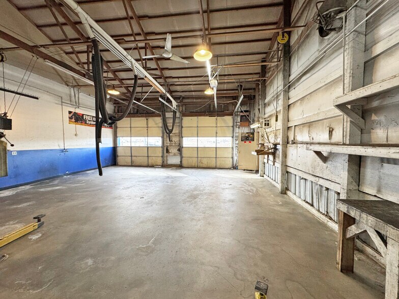 More Photos Of 1325 S Saint Louis Ave, Loveland Auto Repair For Sale