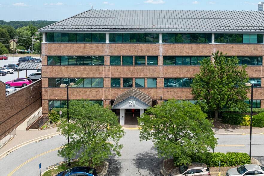 More Photos Of 21 Crossroads Dr, Owings Mills Medical For Lease