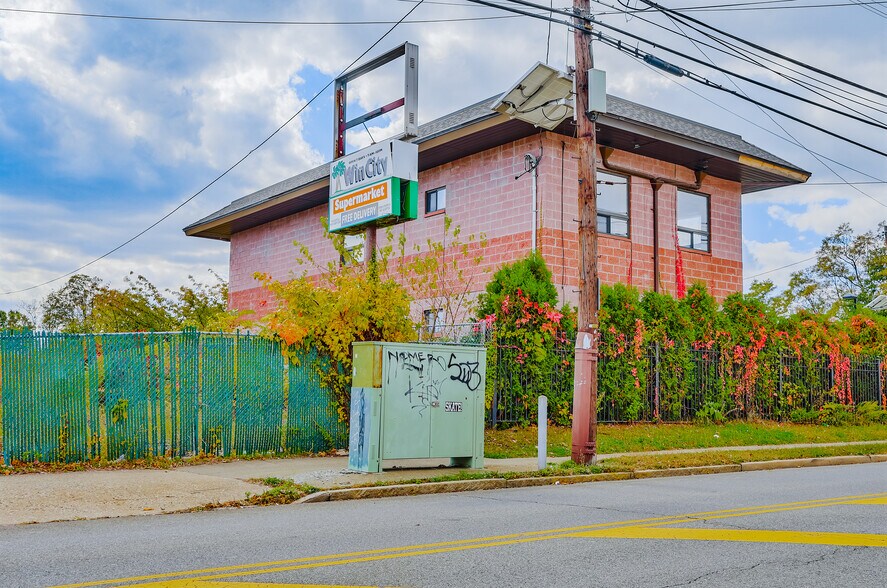 More Photos Of 256 Kennedy Blvd, Bayonne Industrial For Lease