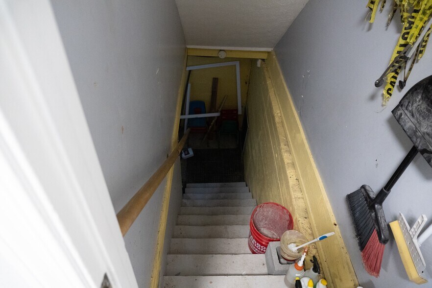 More Photos Of 7731 St Andrews Church Rd, Louisville Storefront Retail Office For Sale