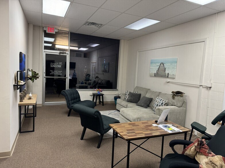 More Photos Of 304 E Jackson St, Willard Unknown For Lease