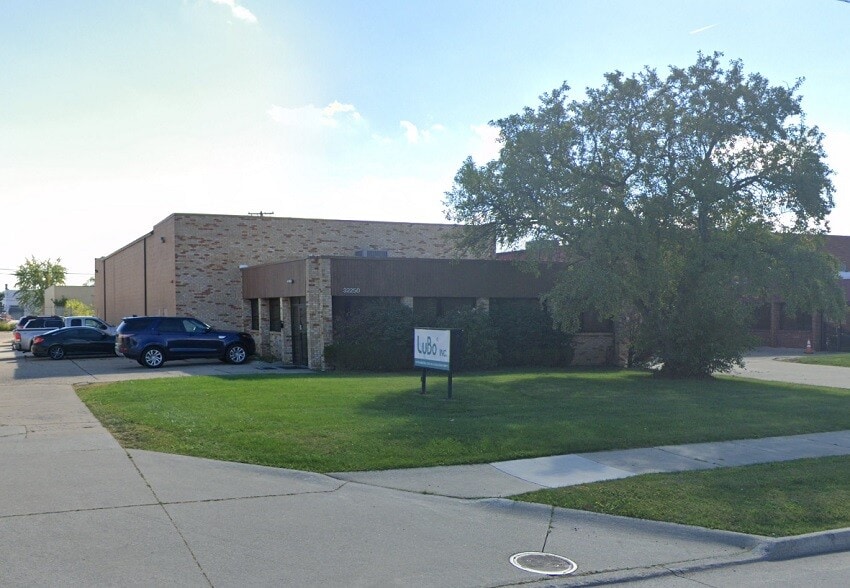 More Photos Of 32250 Howard Ave, Madison Heights Warehouse For Lease