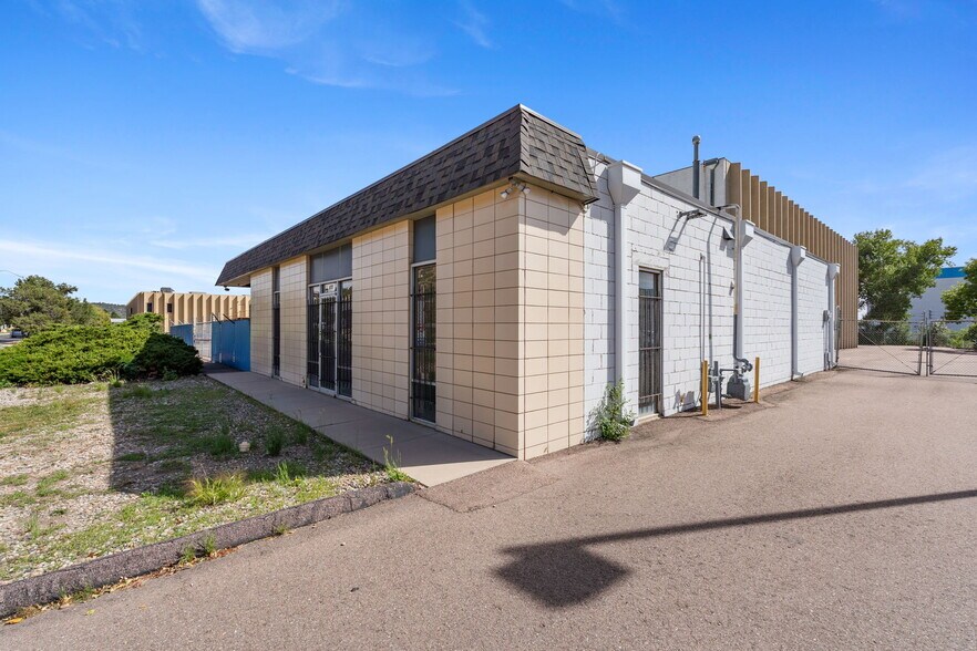 More Photos Of 675 Elkton Dr, Colorado Springs Distribution For Lease