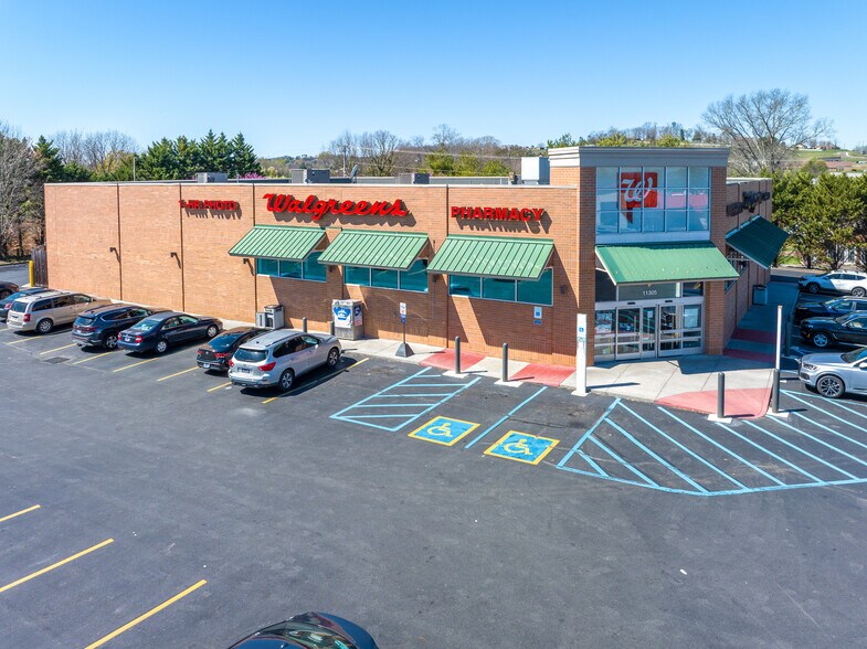 More Photos Of 11305 Chapman Hwy, Seymour General Retail For Sale