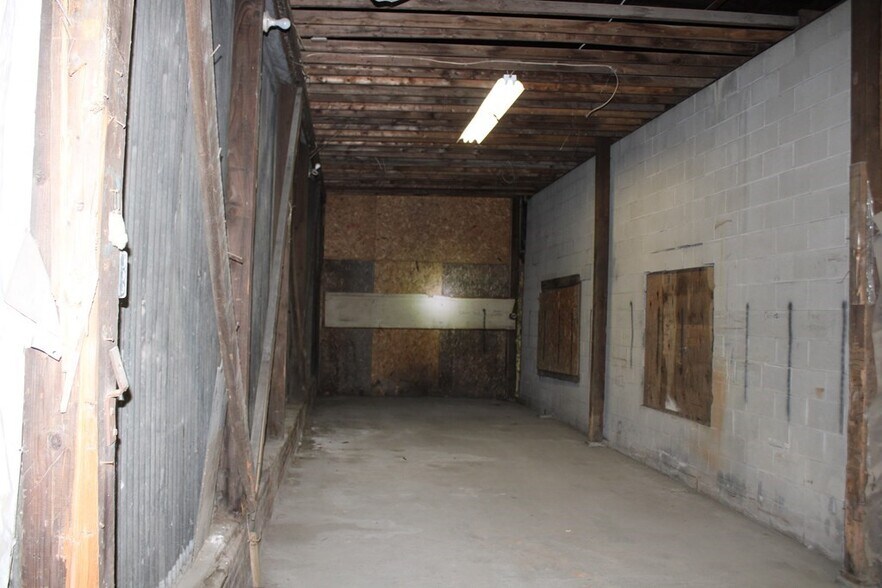 More Photos Of 7 Rod Shop Road Rd, Turners Falls Industrial For Lease