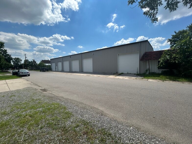 Primary Photo Of 1605 Elreno St, Elkhart Industrial For Sale