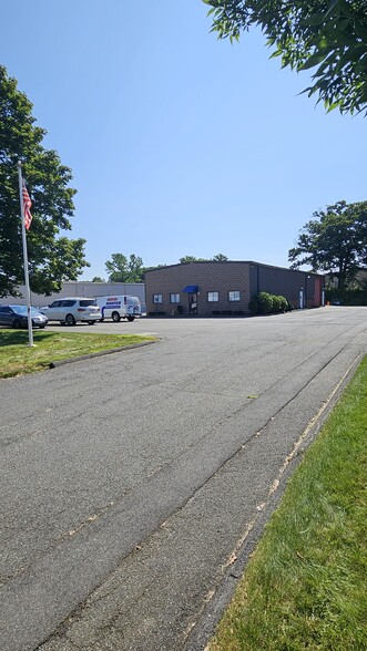 Primary Photo Of 85-87 Carando Dr, Springfield Light Manufacturing For Sale