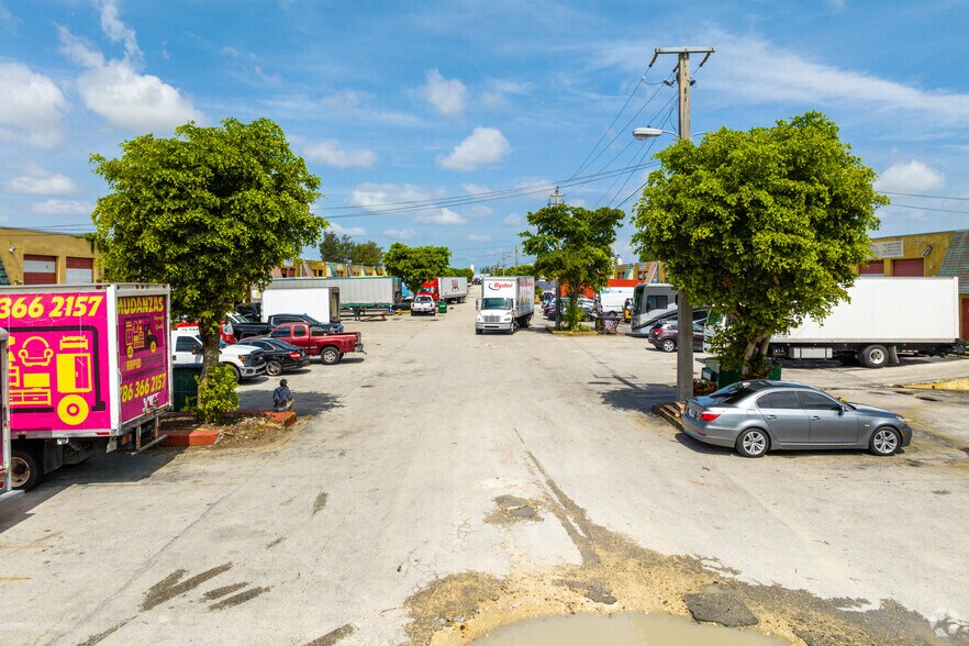 More Photos Of 4751-4797 NW 72nd Ave, Miami Warehouse For Lease