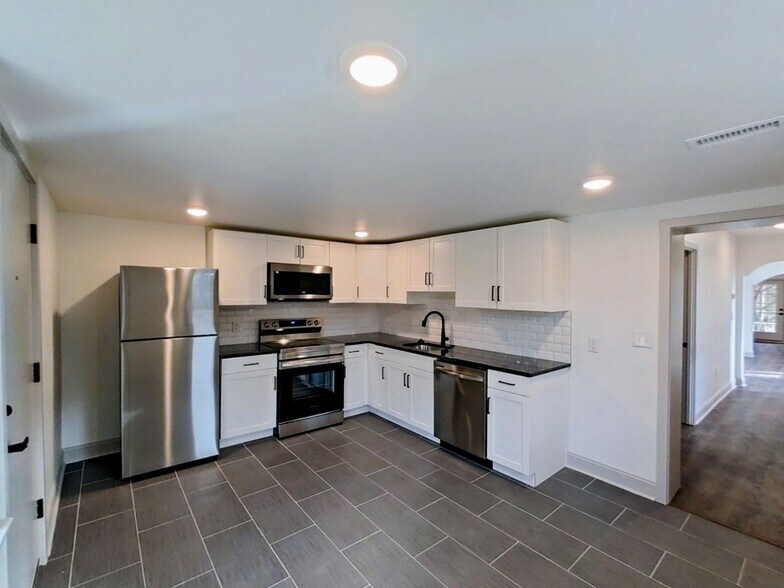 More Photos Of 201 Rochelle Ave, Philadelphia Multifamily For Sale