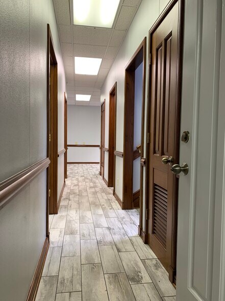 More Photos Of 338 N University Dr, Nacogdoches Office For Lease