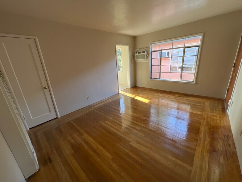 More Photos Of 2323-2325 H St, Sacramento Apartments For Sale