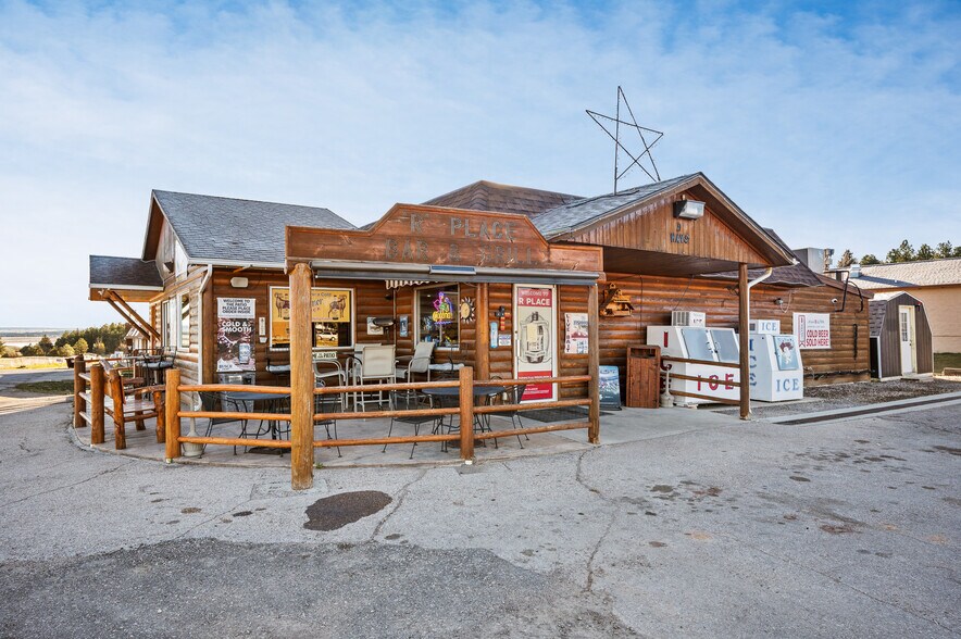 More Photos Of 2 Hays Blvd, Pine Haven Restaurant For Sale