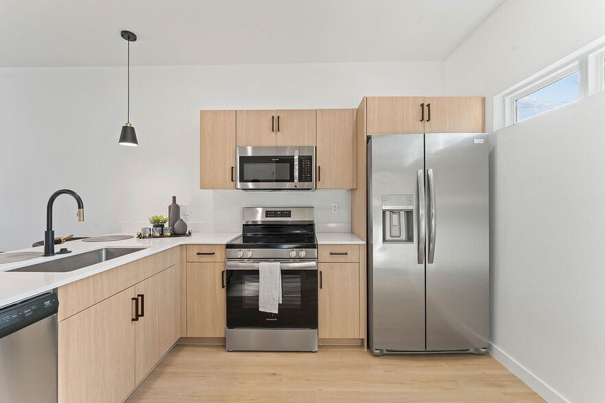 More Photos Of 1982 S Razorback Rd, Fayetteville Apartments For Sale