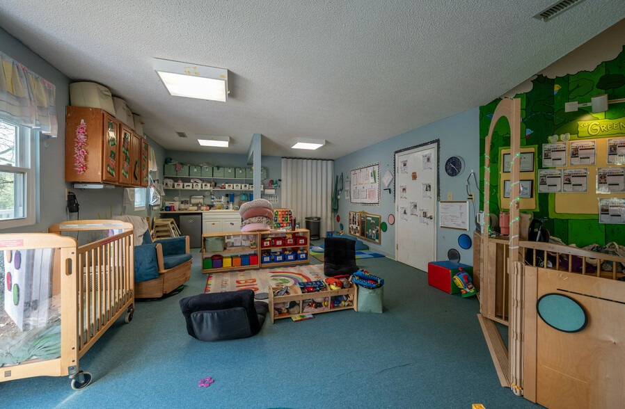 More Photos Of 1307 W Woodcroft Pky, Durham Office For Sale