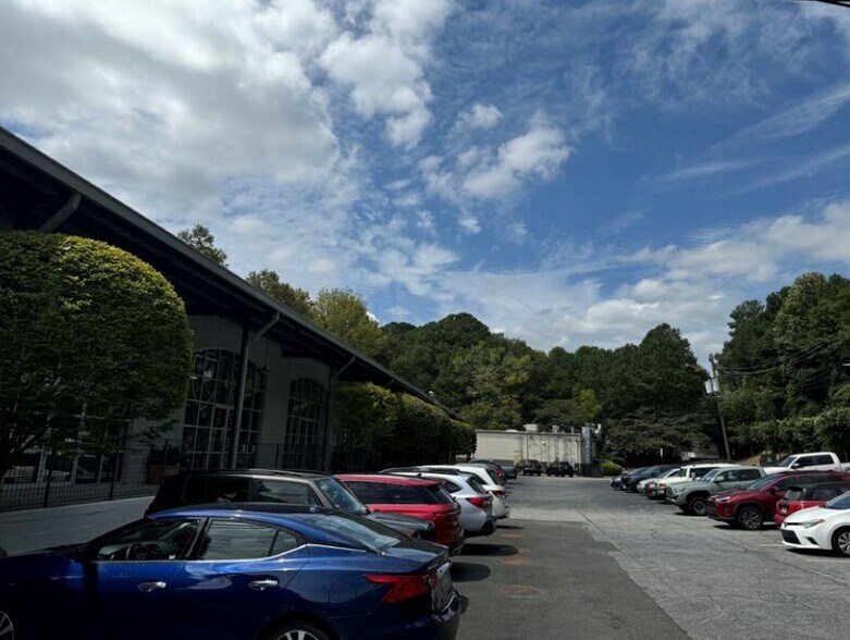 More Photos Of 1123 Zonolite Rd NE, Atlanta Loft Creative Space For Lease