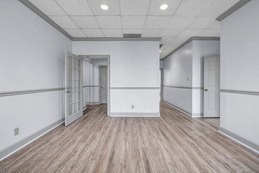 More Photos Of 2900 Paces Ferry Rd SE, Atlanta Office For Lease
