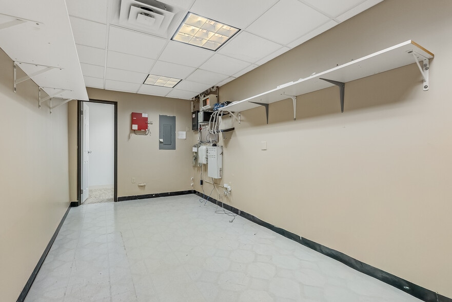 More Photos Of 3 Tice Rd, Franklin Lakes Distribution For Lease