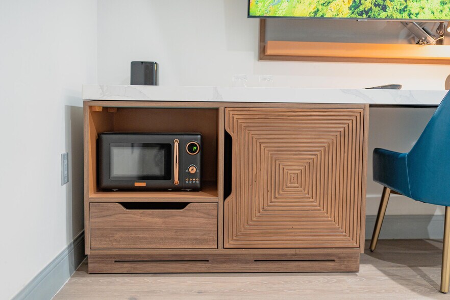 More Photos Of 1107 N Broadway, Santa Maria Hotel For Sale