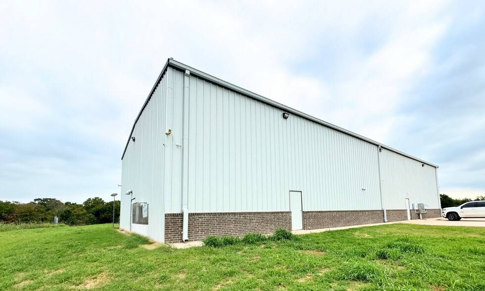 Primary Photo Of 7535 Oak Hill Rd, Guthrie Warehouse For Sale