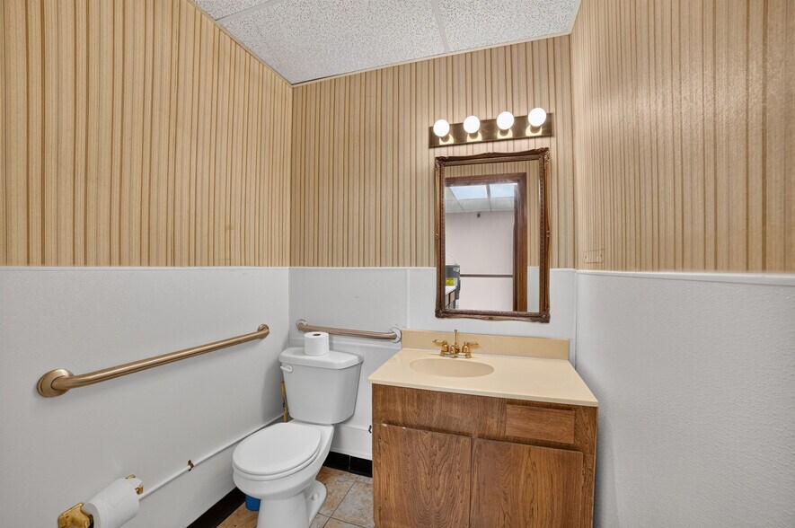 More Photos Of 4018-4026 W Camp Wisdom Rd, Dallas General Retail For Lease