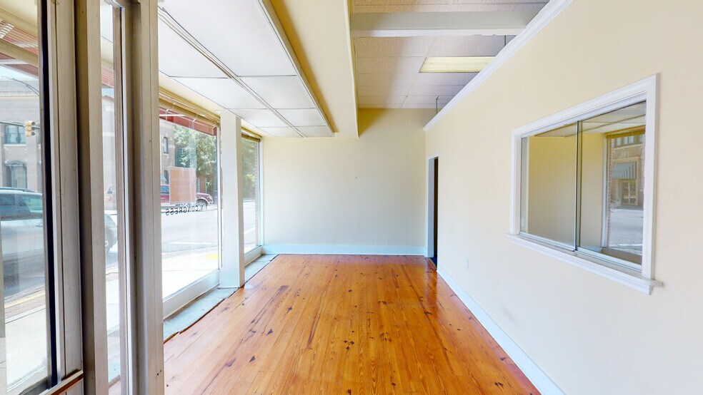 More Photos Of 1 N Congress St, York Storefront Retail Office For Lease