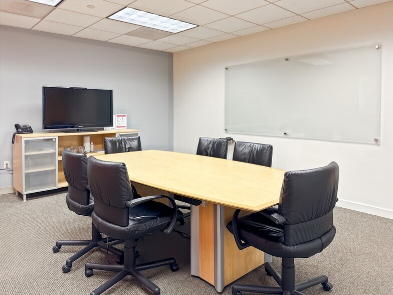 More Photos Of 201 S Biscayne Blvd, Miami Coworking Space
