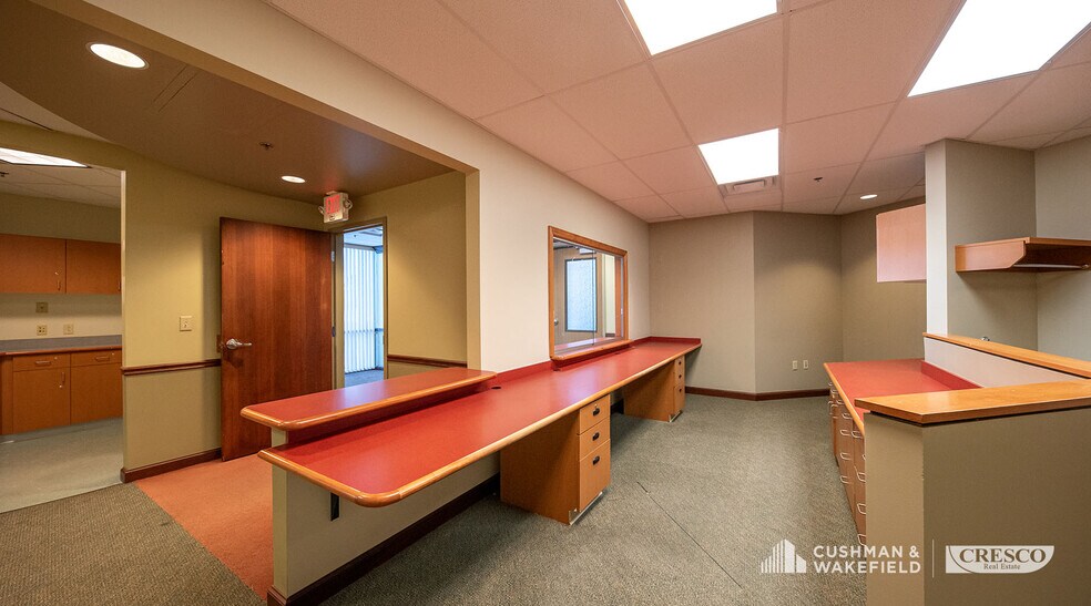 More Photos Of 5655 Hudson Dr, Hudson Medical For Lease