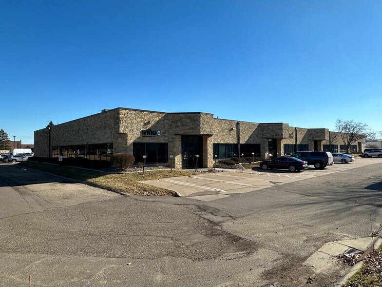 More Photos Of 15000-15100 N 23rd Ave, Plymouth Research And Development For Lease