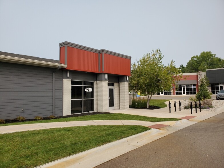 More Photos Of 4210 Stadium Dr, Kalamazoo Freestanding For Lease